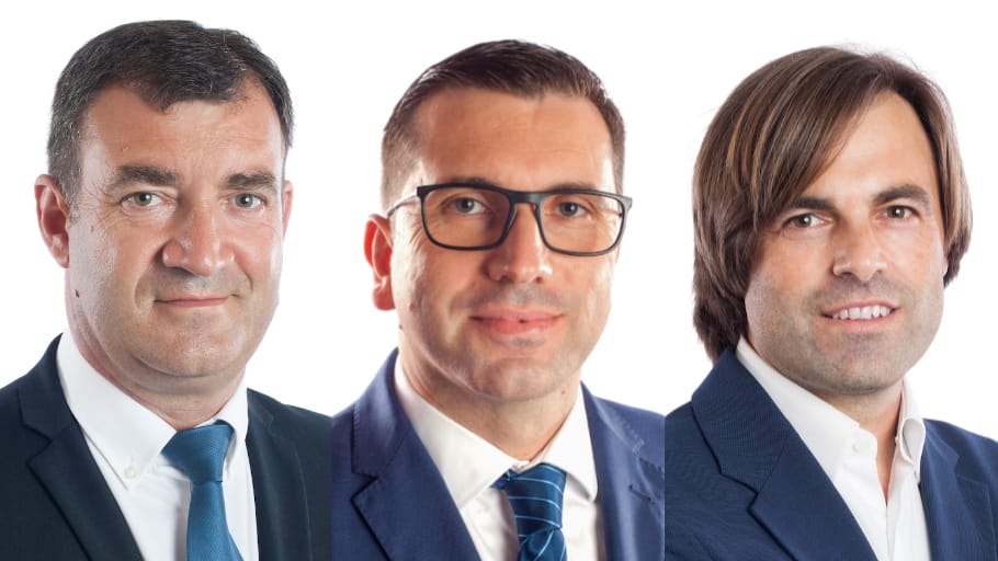 Nomeados políticos recebem milhares de euros à margem da lei...