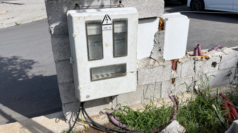 Manhente: Junta furta energia da rede para alimentar festas da freguesia e de trabalhadore...